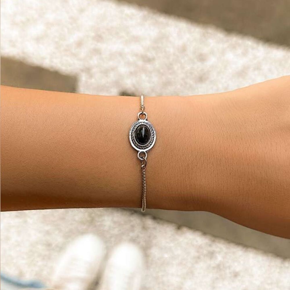 Silver Bracelet with Black Stone M1237